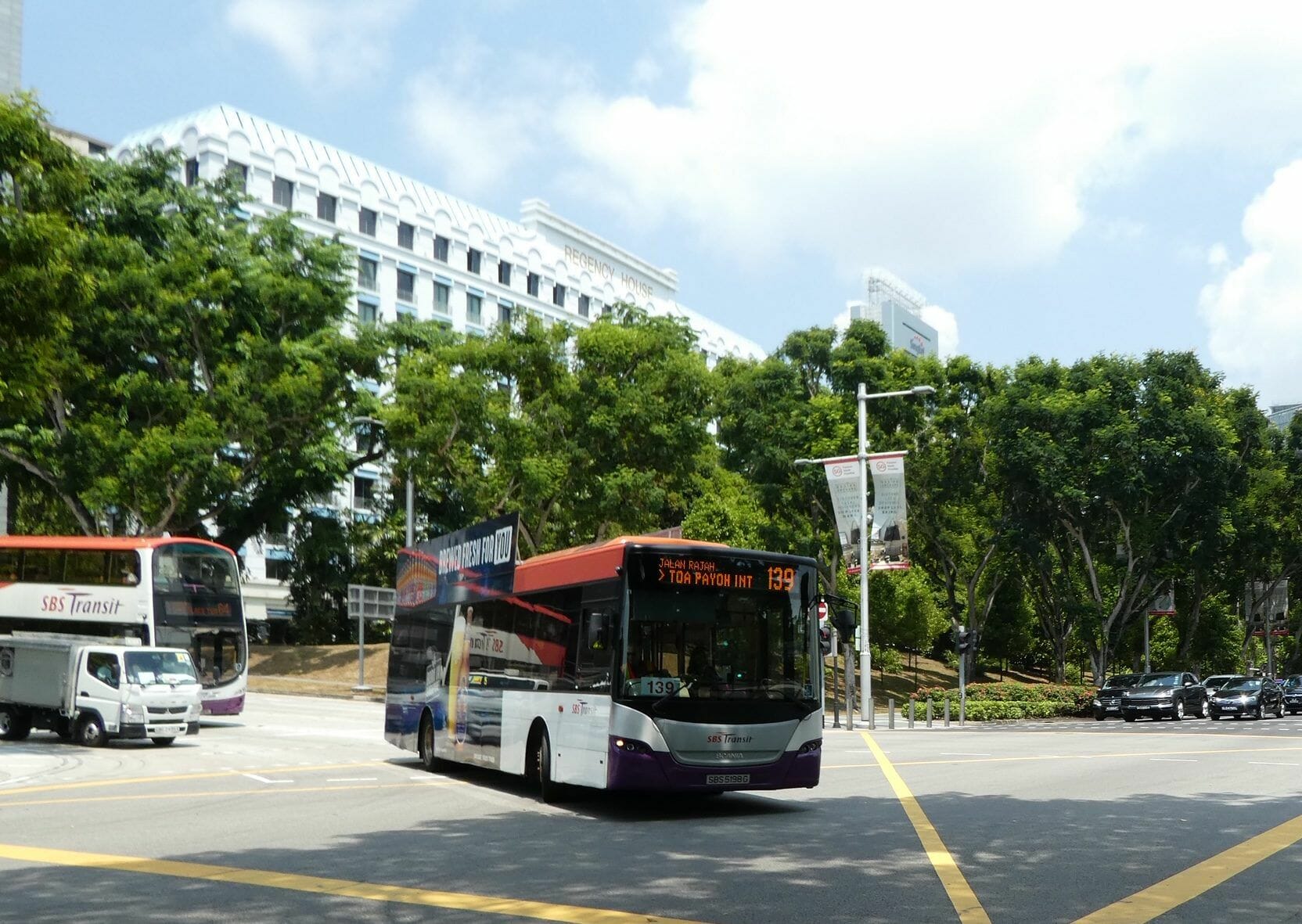 シンガポール　バス